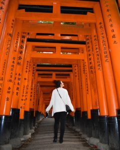 First time in Japan? Travelling to Japan but not sure what to expect? Here's my top guide for what you need to know before you visit Japan. -- PIN FOR LATER -- #tokyo #japantravel #japantraveltips #JAPAN