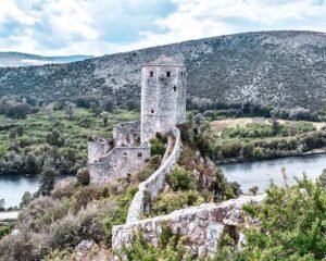 All you need is one day to fall in love with Bosnia and Herzegovina. Be welcomed by the locals and discover the historic charm of Mostar and Sarajevo. Here's why you should visit stunning Bosnia and Herzegovina. | #mostar #bosniaandherzegovina #balkantour #balkans 