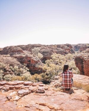 Stunning views of Kings Canyon in outback Australia. Red rock, adorning the impressive valley. #travelaustralia #oneworldwanderer #outbackaustralia #kingscanyon